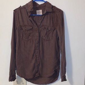 American eagle button up